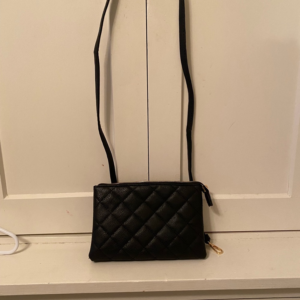 Womens Crossbody/Wristlet
